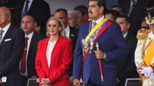 Nicolás Maduro y Cilia Flores se declararon no culpables en una audiencia ante una corte federal en Nueva York. El juez limitó las declaraciones del mandatario y fijó la próxima comparecencia para marzo.
