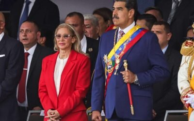 Nicolás Maduro y Cilia Flores se declararon no culpables en una audiencia ante una corte federal en Nueva York. El juez limitó las declaraciones del mandatario y fijó la próxima comparecencia para marzo.