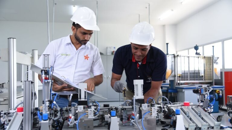 Trabajadores del SENA que participaron en la convocatoria de empleo