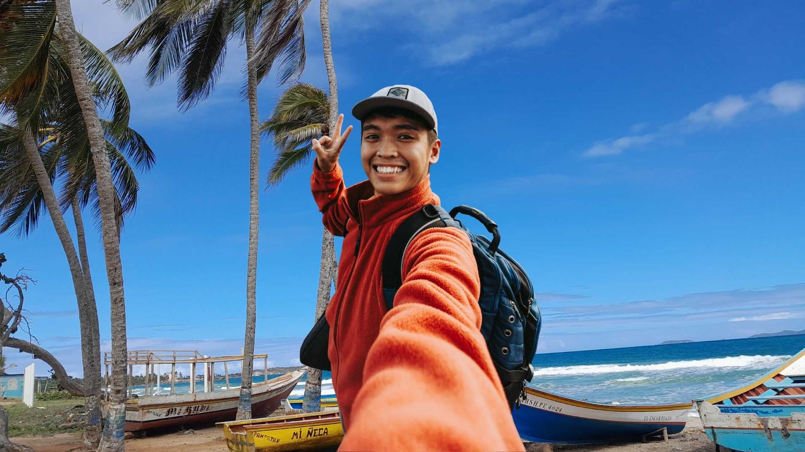 Jóvenes de la Generación Z disfrutando experiencias turísticas en el Caribe y Latinoamérica