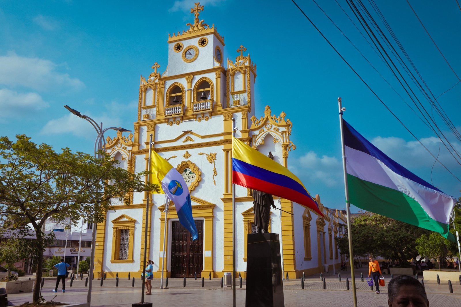 Iglesia de Lorica en el centro histórico del municipio, arquitectura colonial de Córdoba